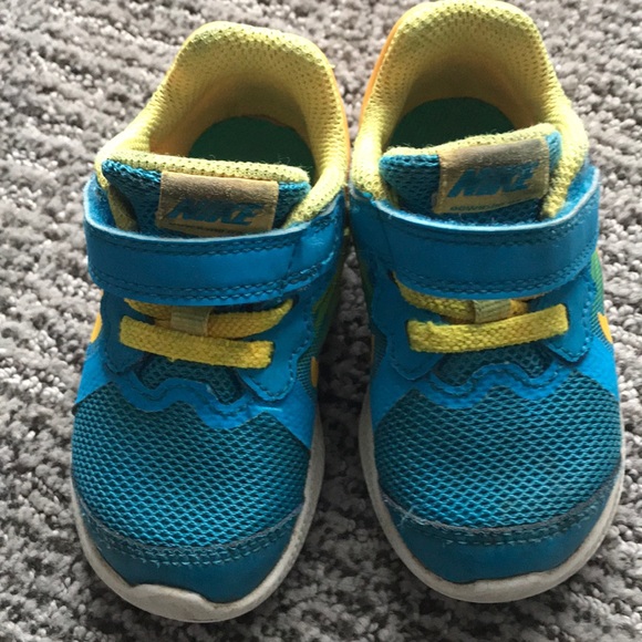 Baby Nikes - Picture 5 of 6